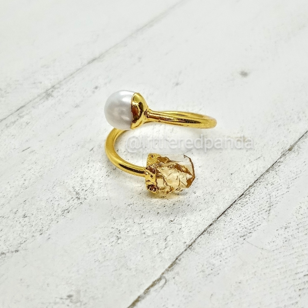 Citrine and biwa pearl wrap ring